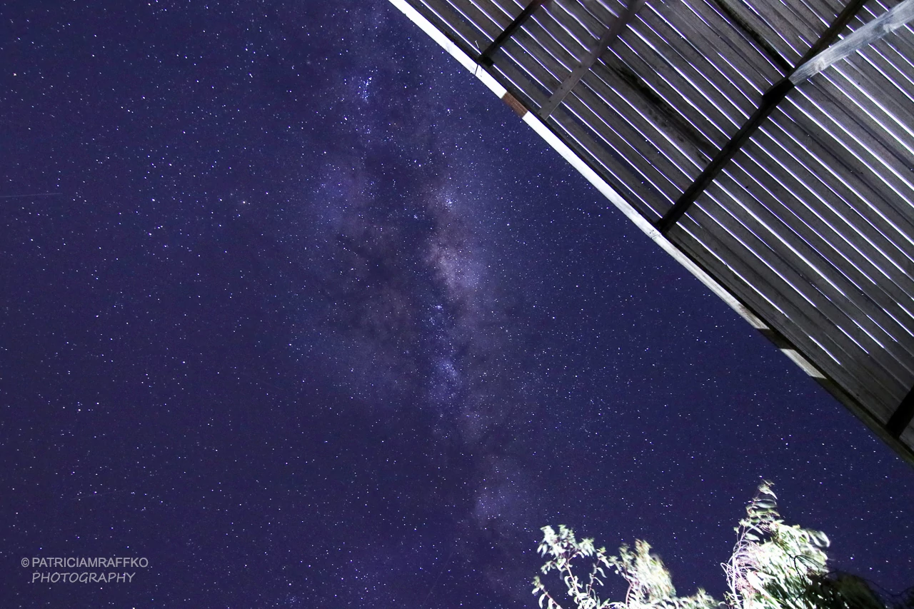 cielo-nocturno-centro-galactico-fotografiado-desde-ocho-aguilas-eco-lodge